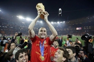 西班牙世界杯夺冠15周年，伊涅斯塔发文：难忘第一颗星！