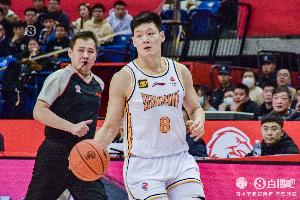 还得继续努力！张宁半场6中4&amp;4罚3中拿到12分 出现3失误